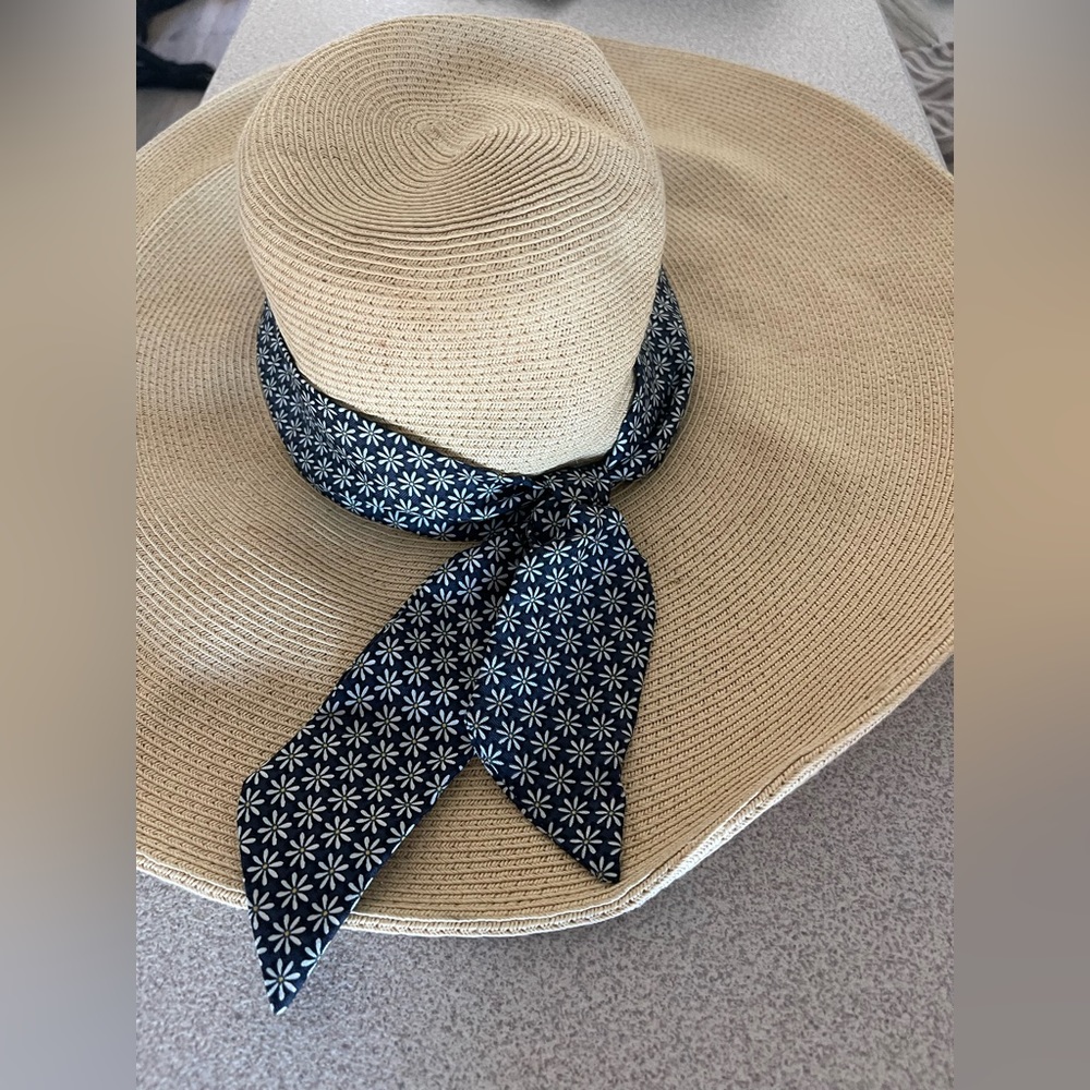 Vineyard Vines Floppy Hat